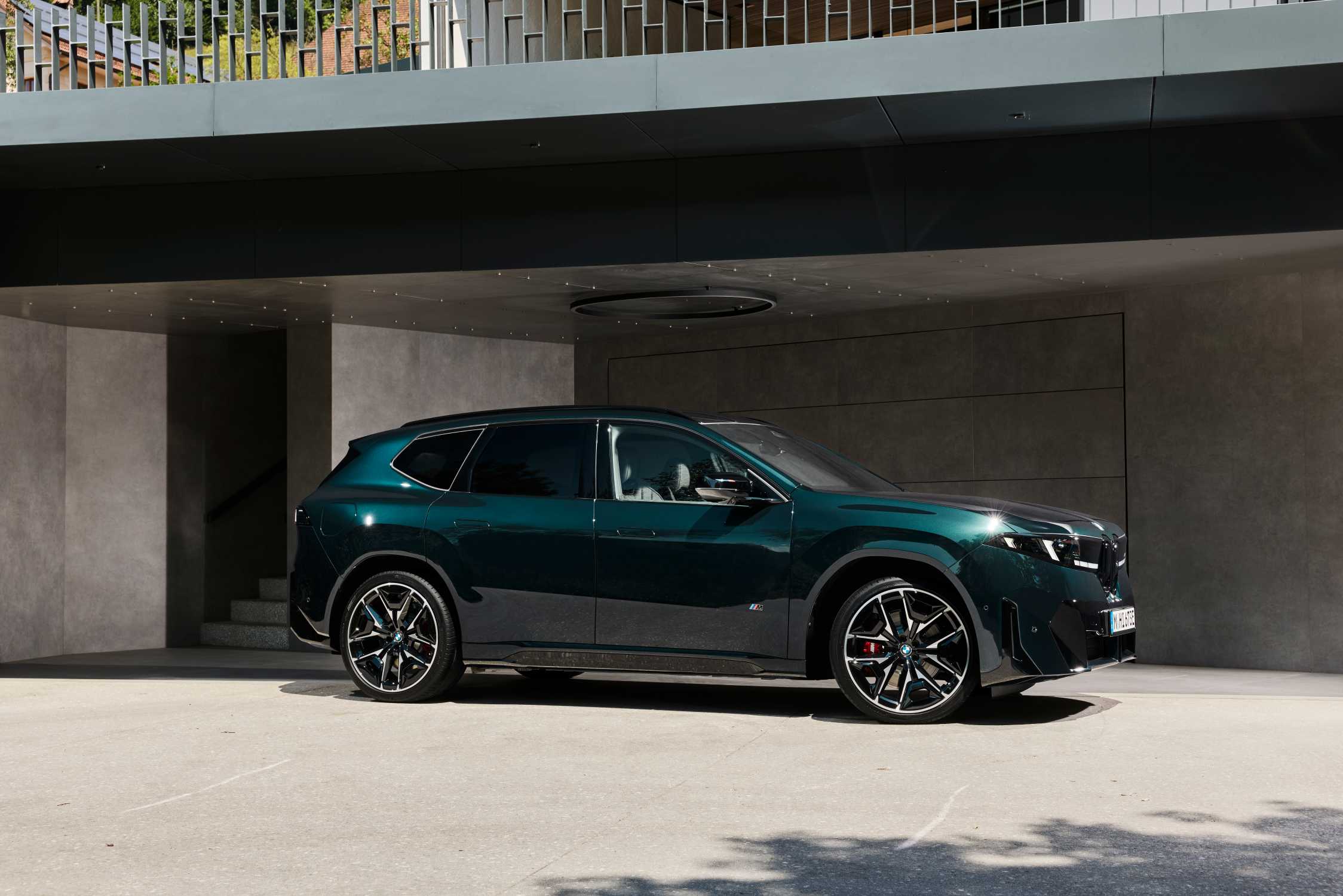 The new BMW iX3 M60 xDrive. (10/2026)