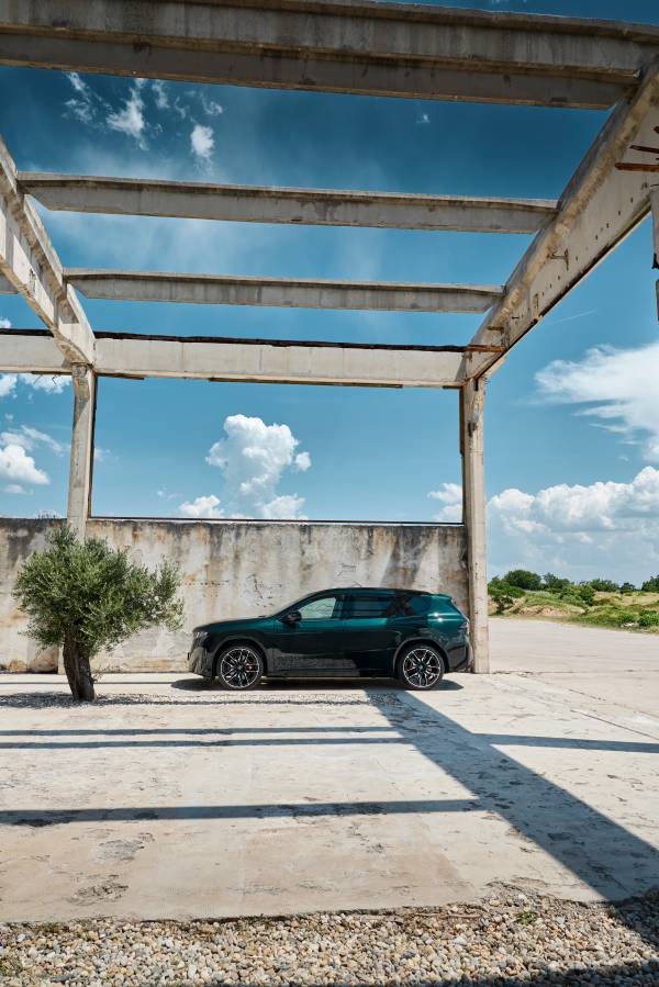 The new BMW iX3 M60 xDrive. (10/2026)