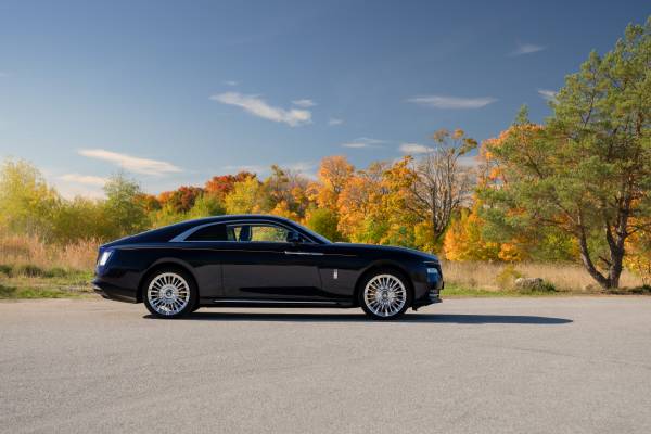 ROLLS-ROYCE SPECTRE SERIES II - FINISHED IN MIDNIGHT SAPPHIRE