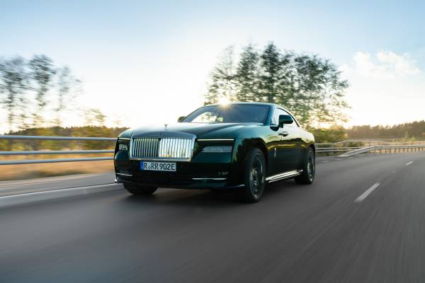 ROLLS-ROYCE SPECTRE SERIES II - FINISHED IN DARK EMERALD
