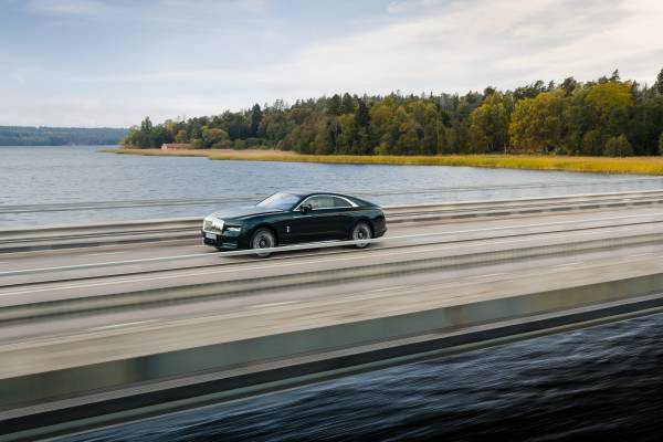 ROLLS-ROYCE SPECTRE SERIES II - FINISHED IN DARK EMERALD