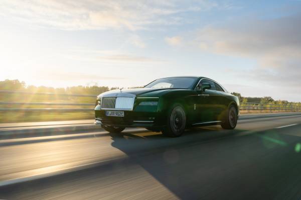ROLLS-ROYCE SPECTRE SERIES II - FINISHED IN DARK EMERALD