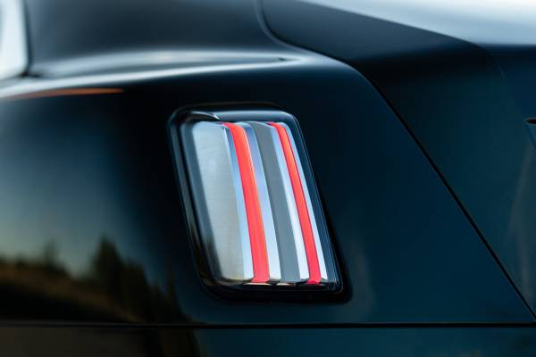 ROLLS-ROYCE SPECTRE SERIES II - FINISHED IN DARK EMERALD