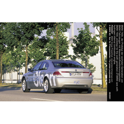 O BMW 745h movido a hidrogênio chega pela primeira vez á America