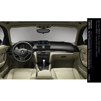 The new BMW 1 series five door- interior (11/2006)