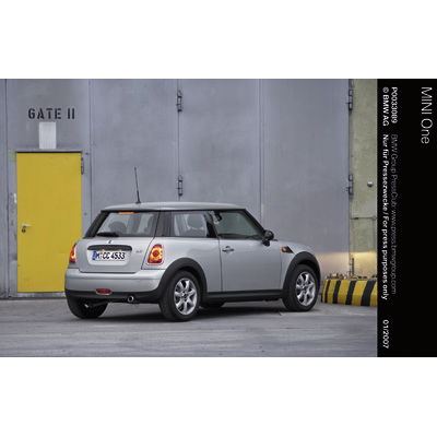 ビー・エム・ダブリュー株式会社がNEW MINIのラインアップにMINI ONEを