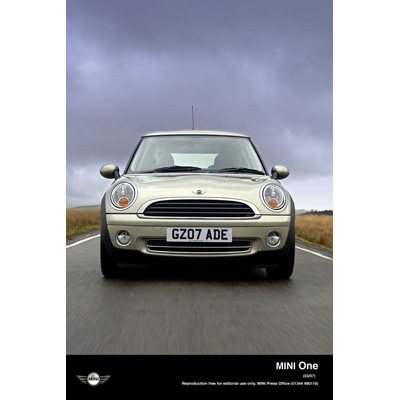 Miniがエンジンを変更 ブレーキ エネルギー回生システム エンジン スタートストップ機能を新たに採用 従来モデルよりも燃費を最大約33 エンジン出力は平均で9馬力も向上 9車種がエコカー減税を取得