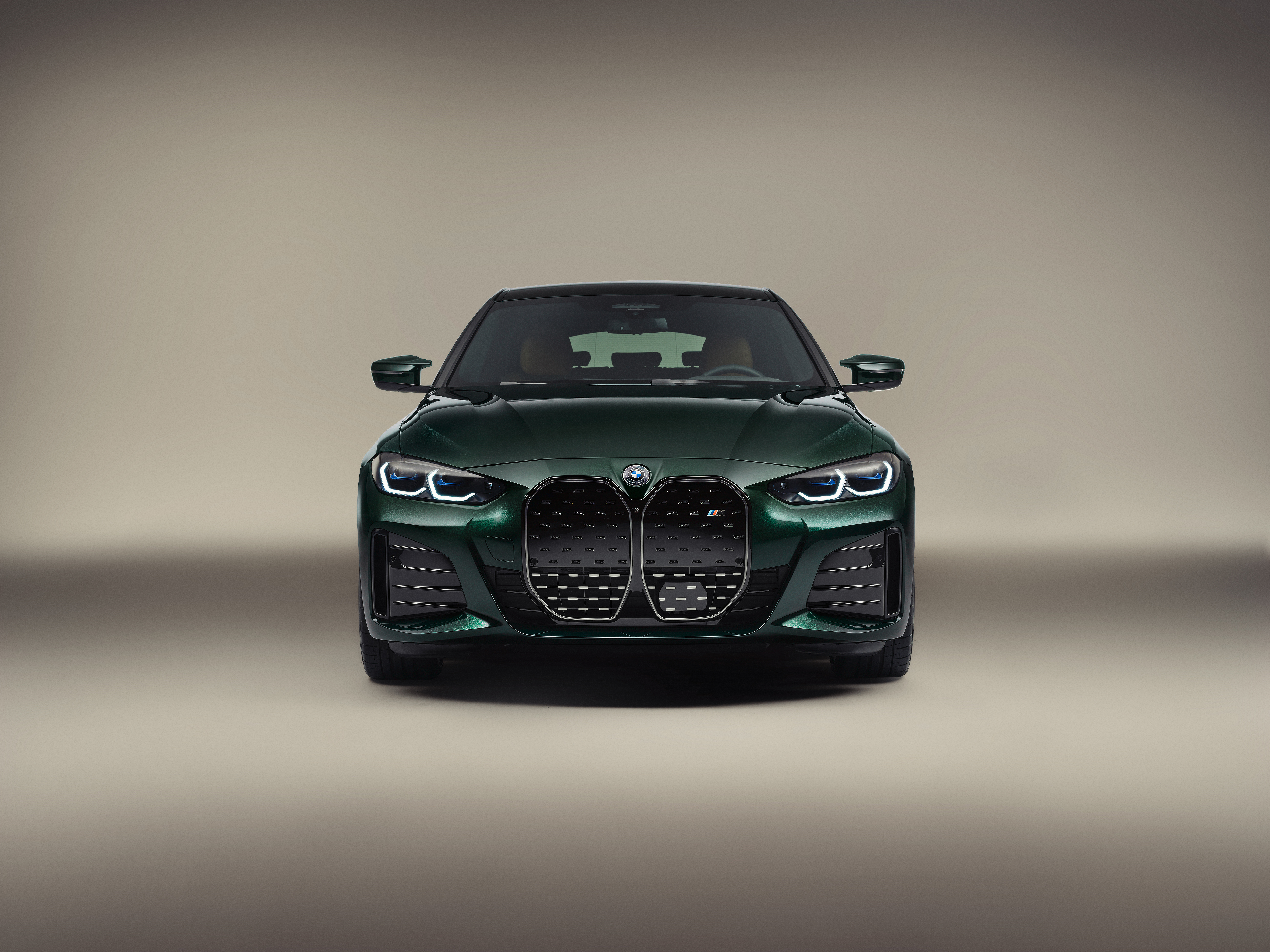 BMW und Kith starten mit dem BMW i4 M50 in die zweite Saison ihrer  erfolgreichen Zusammenarbeit.