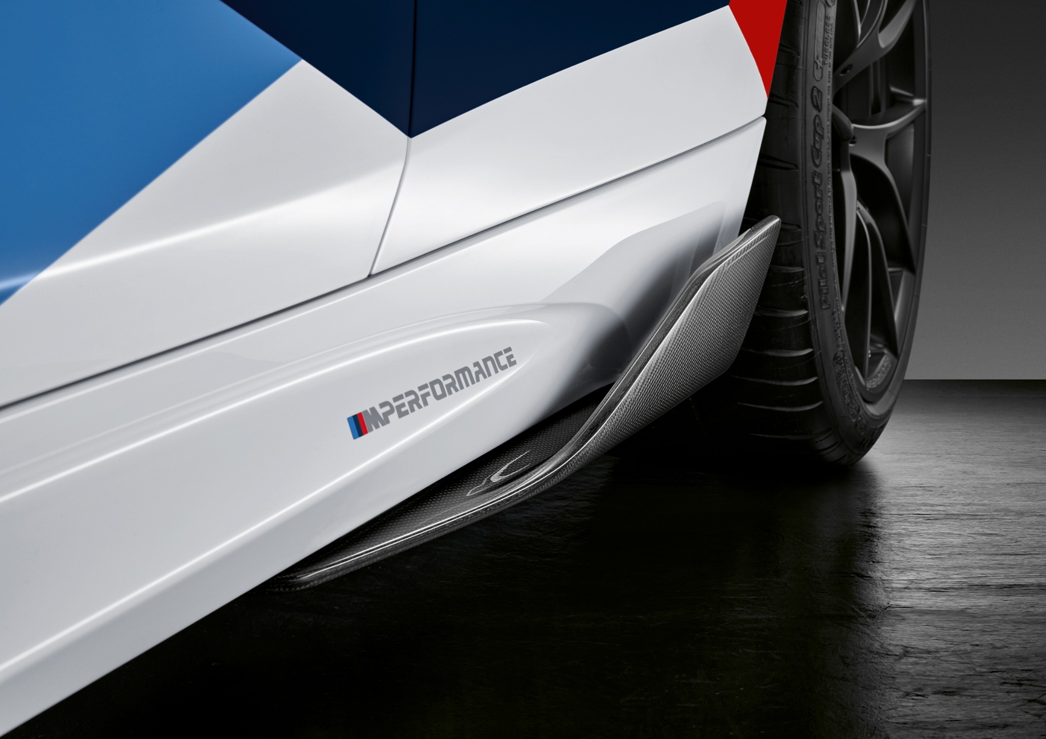 BMW M2 - BODY STYLING - - BMW M2 - M PERFORMANCE SEITENSCHWELLER AUFSATZ