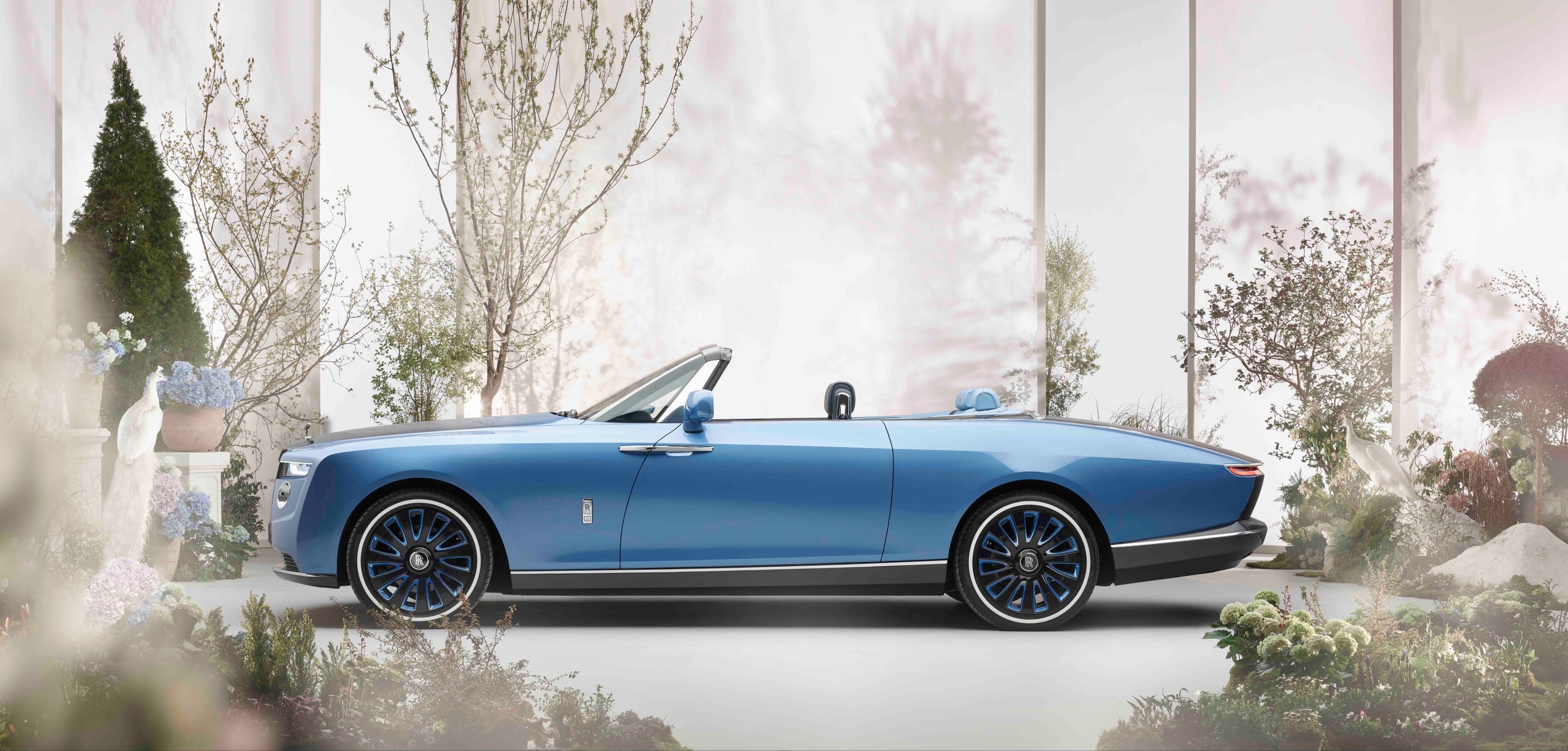 ROLLS-ROYCE 'BOAT TAIL'. A COUNTERPOINT TO INDUSTRIALISED LUXURY - AI  Online 