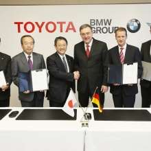 Signing of the contract for the cooperation between BMW Group and Toyota Motor Corporation in Nagoya/Japan on 24 January 2013 (01/2013).
F.l.t.r.: Yasumori  Ihara, Director and Senior Managing Officer, Toyota Motor Corporation; Takeshi Uchiyamada, Executive Vice Chairman and Representative Director, Toyota Motor Corporation; Akio Toyoda, President Toyota Motor Corporation; Dr. Norbert Reithofer, Chairman of the Board of Management of BMW AG; Dr. Herbert Diess, Member of the Board of Management of BMW AG, Development; Klaus Fröhlich, Senior Vice President Product Line small, midsize series of BMW Group.
