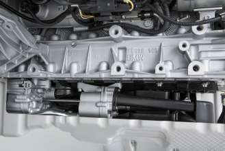 New BMW M3/M4 Engine Oil System. © BMW AG 09/2013