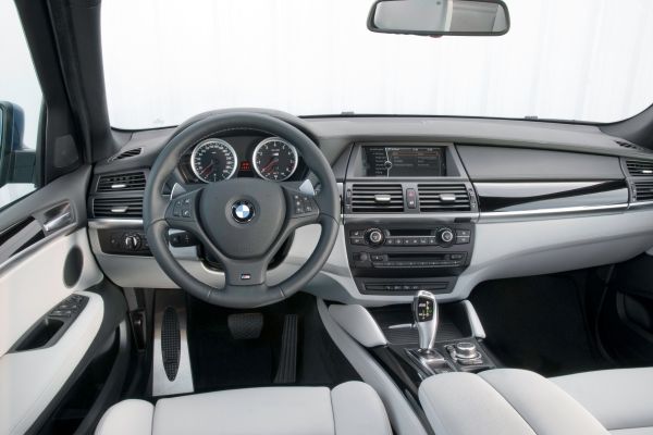  El BMW X5 M. El BMW X6 M.